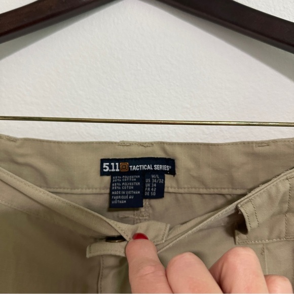 5.11 Tactical Series Pants Men's 34/32 Cargo Khaki Uniform Work Hike Hunt - Picture 8 of 10